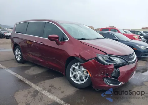 2018 Chrysler Pacifica Touring Plus z USA, uszkodzony, nr VIN 2C4RC1FG1JR117134